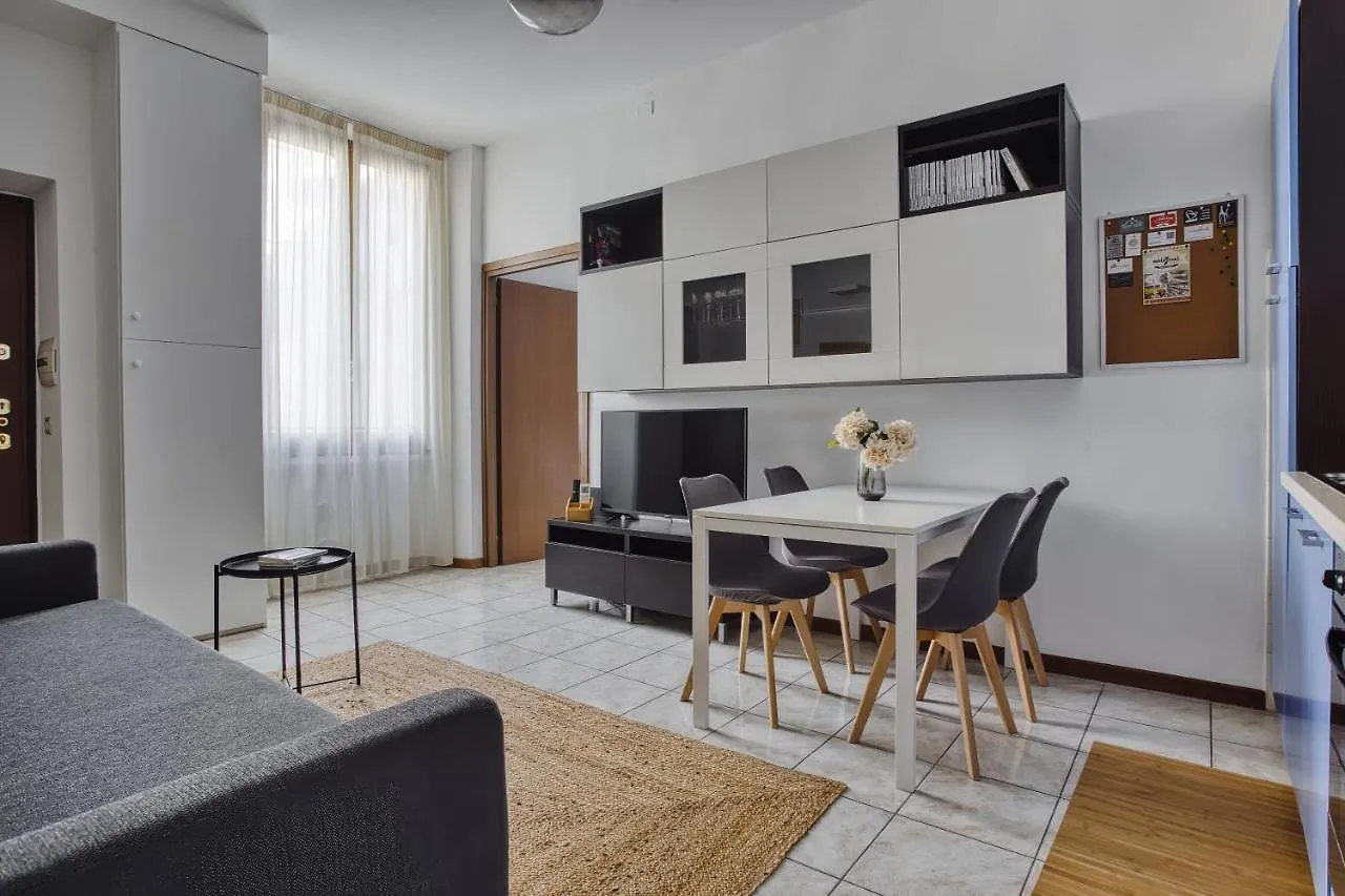 דירות מילאנו Casa Azzurra - Citta Studi- Via Lomellina 0*,  איטליה